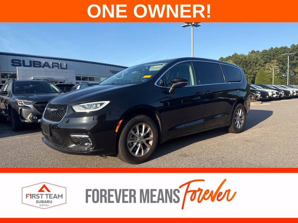 Used 2023 Chrysler Pacifica Touring-L AWD/4WD image 1
