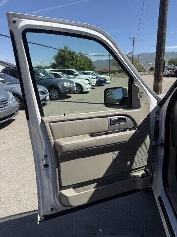 Used 2010 Ford Expedition EL Limited RWD image 17