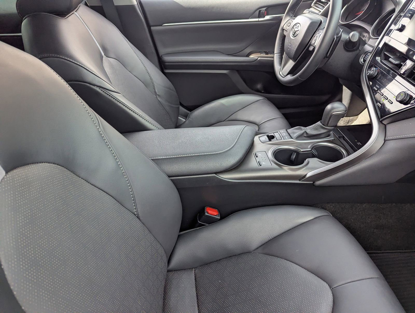 Used 2023 Toyota Camry XSE image 12