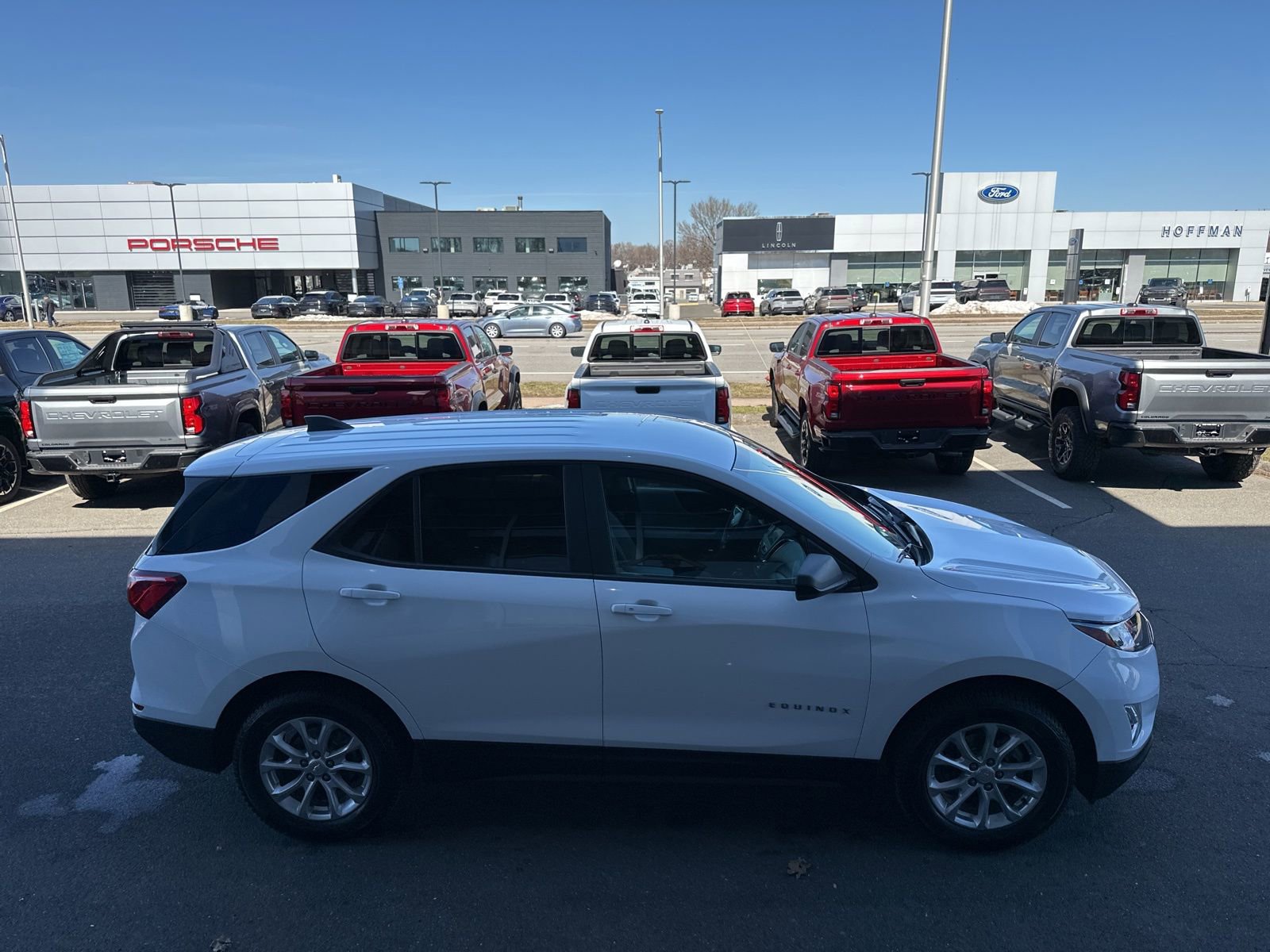 Used 2021 Chevrolet Equinox LS w/ LS Convenience Package image 4