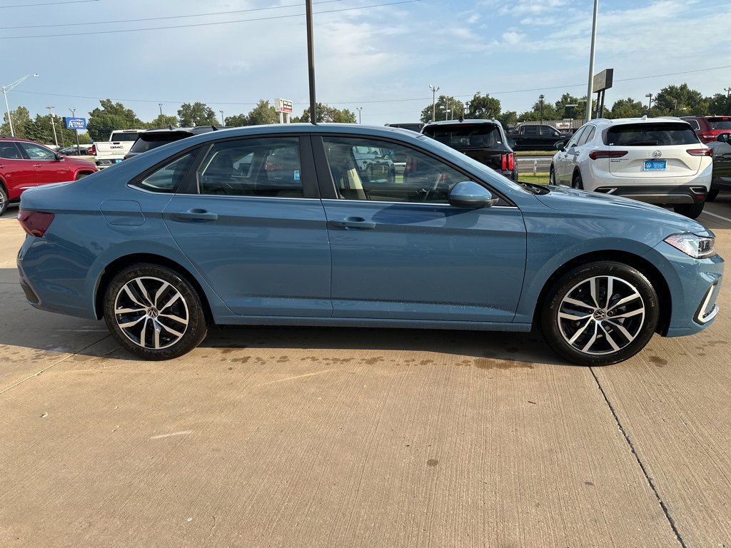 New 2025 Volkswagen Jetta SE image 6