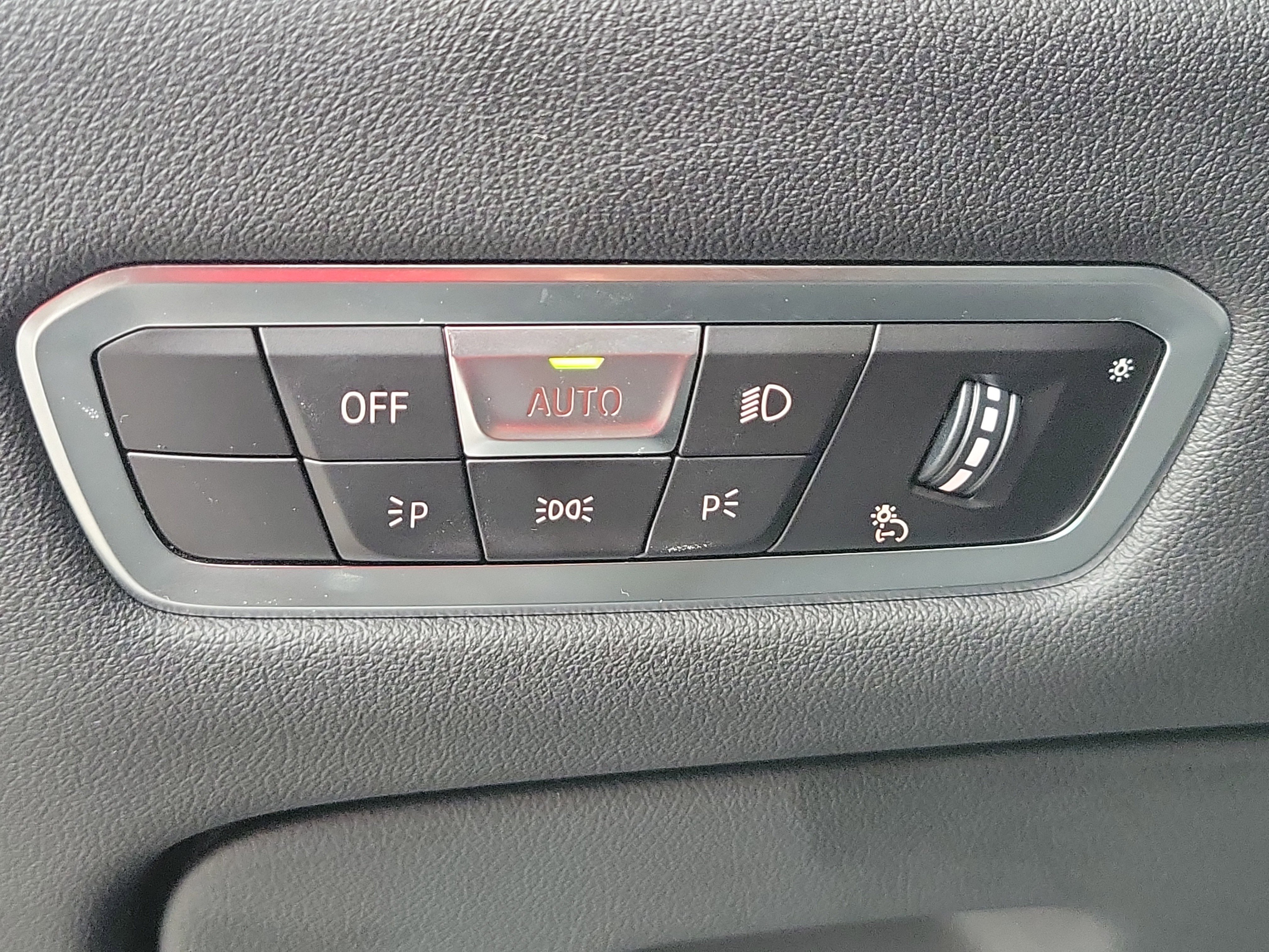 Used 2023 BMW X5 xDrive45e image 25