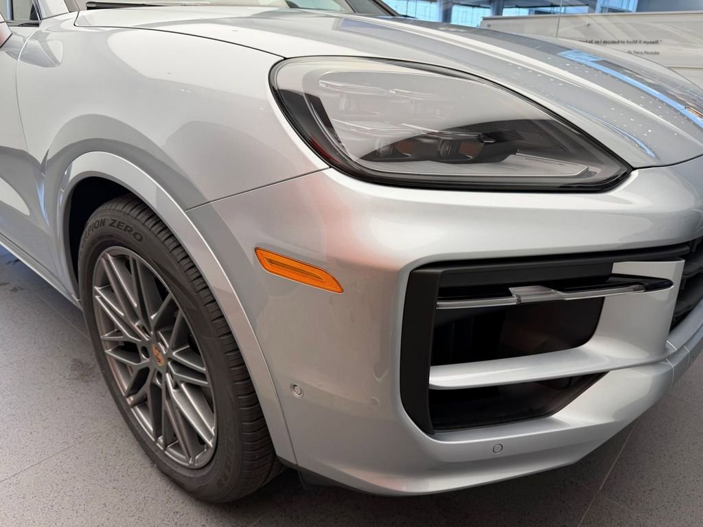 New 2026 Porsche Cayenne Coupe AWD/4WD image 28