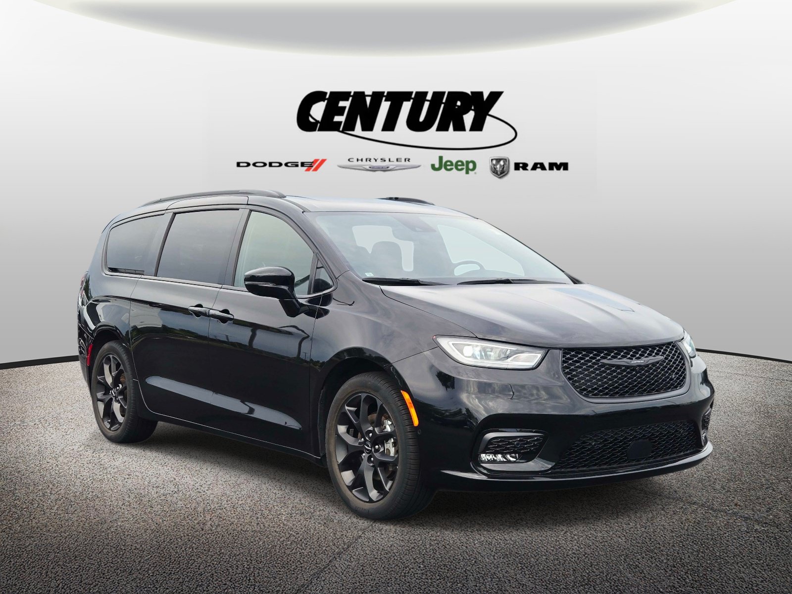 Used 2024 Chrysler Pacifica Limited w/ S Appearance Package