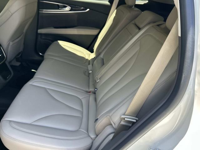 Used 2022 Lincoln Nautilus FWD w/ Premium Package image 21