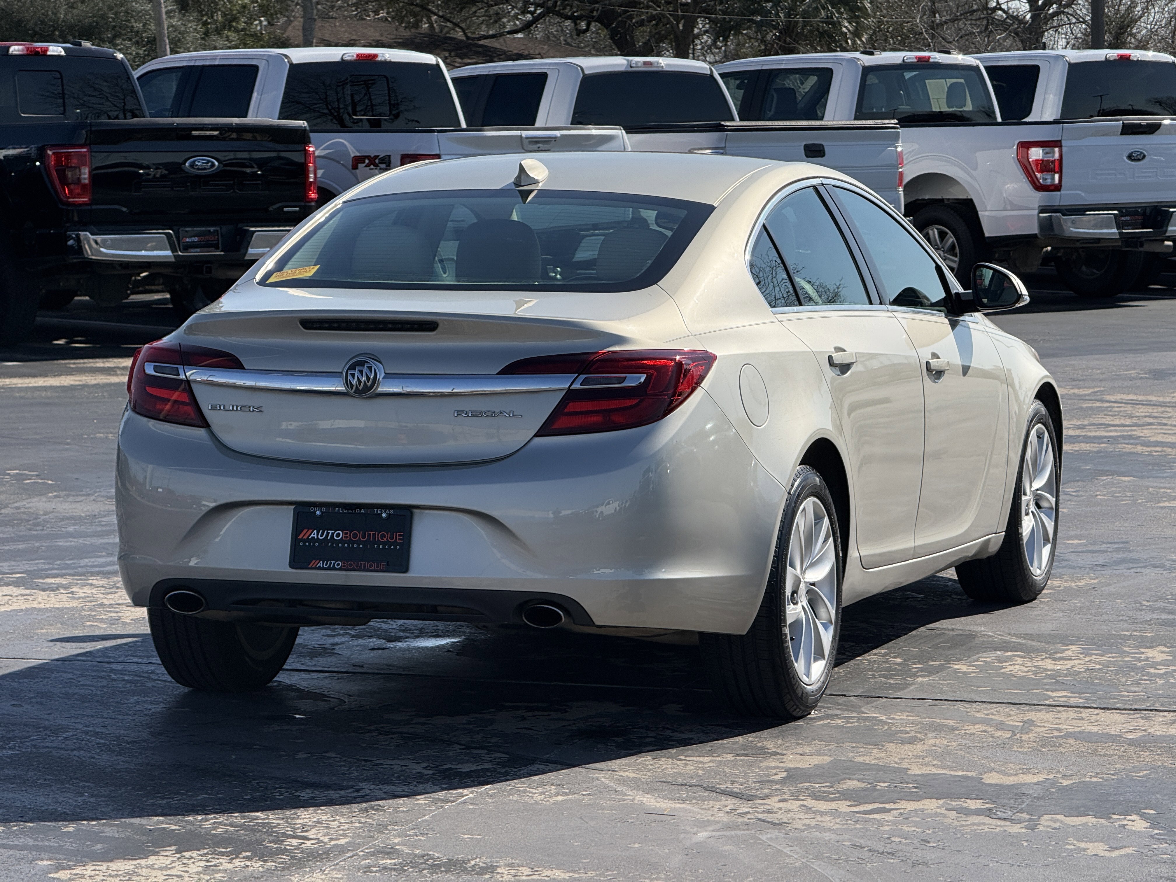 Used 2016 Buick Regal FWD image 10