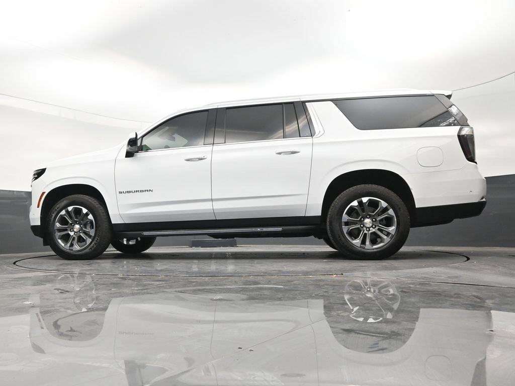 Used 2026 Chevrolet Suburban LT w/ Comfort Package RWD image 21