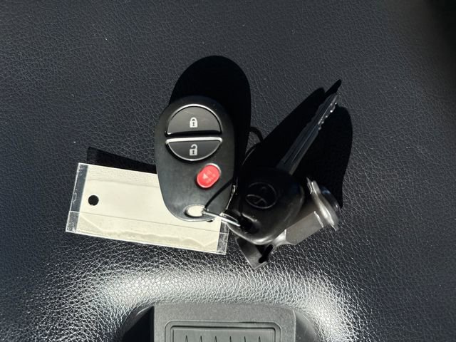 Used 2015 Toyota Tundra SR5 w/ SR5 Upgrade Package image 30