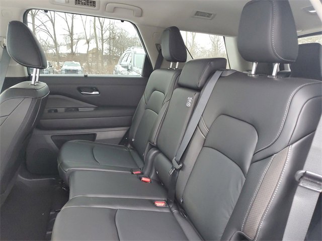 New 2025 Nissan Pathfinder SL image 24