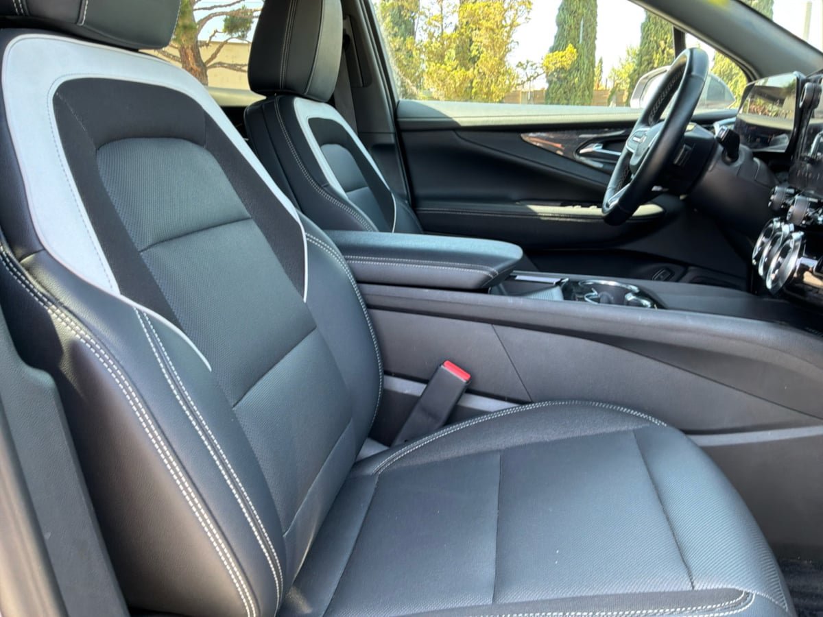 Used 2024 Chevrolet Blazer EV LT AWD/4WD image 20
