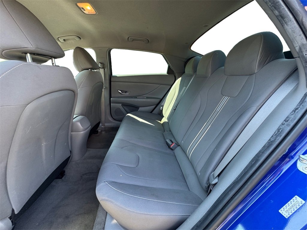 Used 2022 Hyundai Elantra SEL image 12