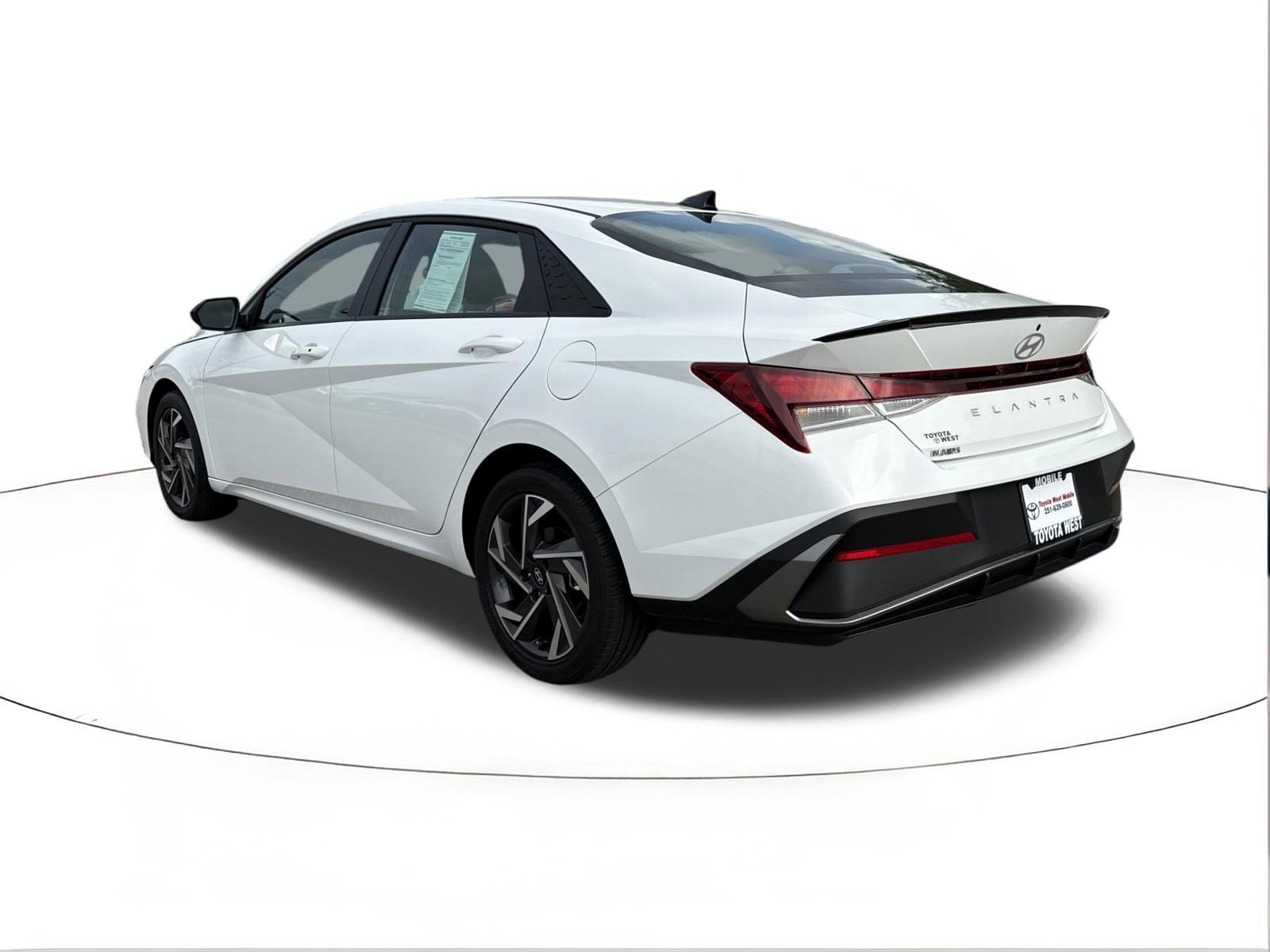 Used 2025 Hyundai Elantra Sport FWD image 5