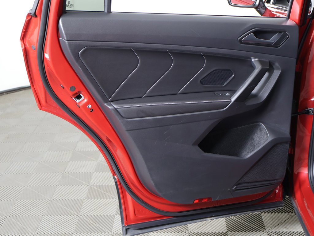 Used 2023 Volkswagen Tiguan SE image 23