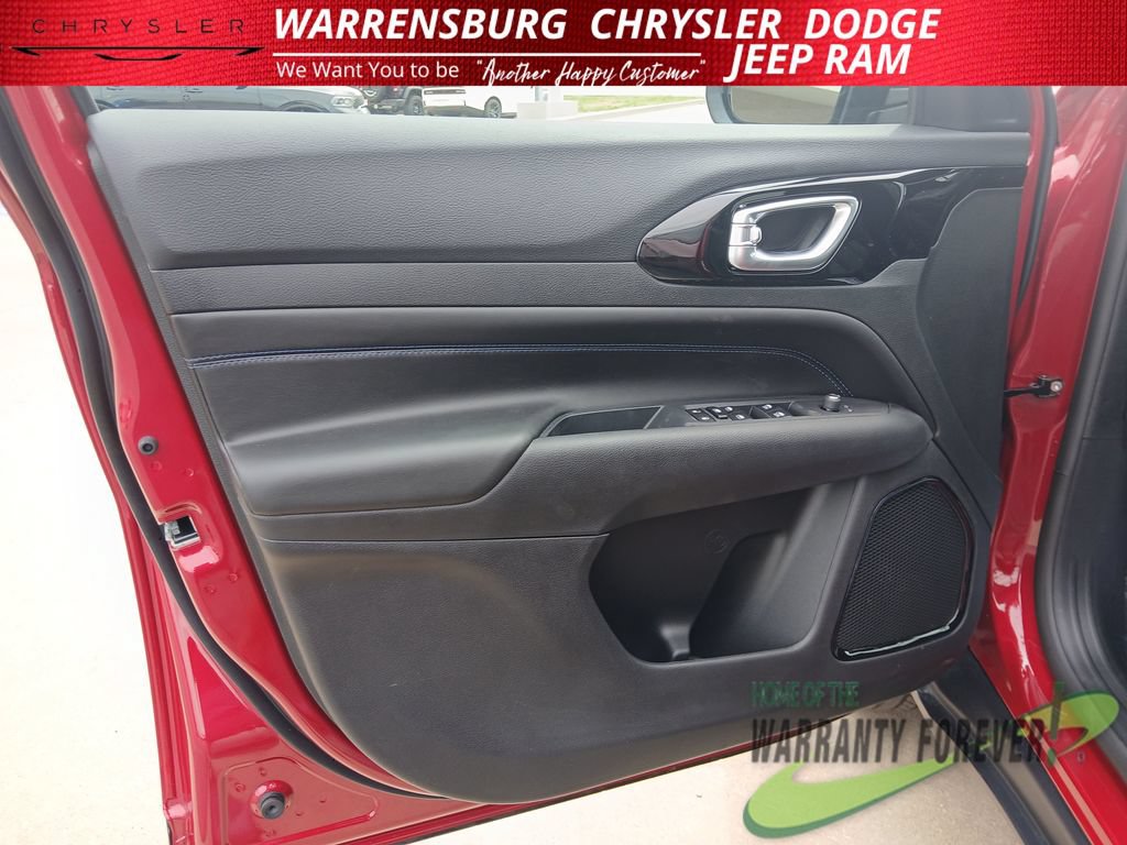 New 2026 Jeep Compass Latitude AWD/4WD image 12