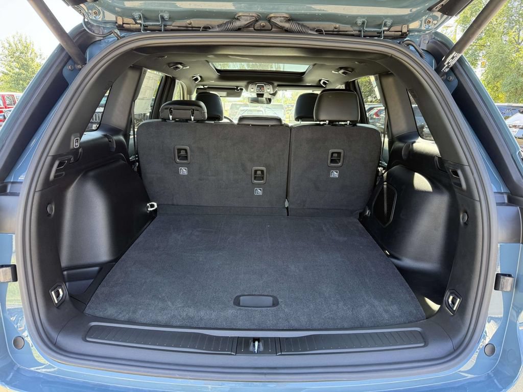 New 2027 Jeep Grand Cherokee Limited w/ Limited Altitude Package AWD/4WD image 33