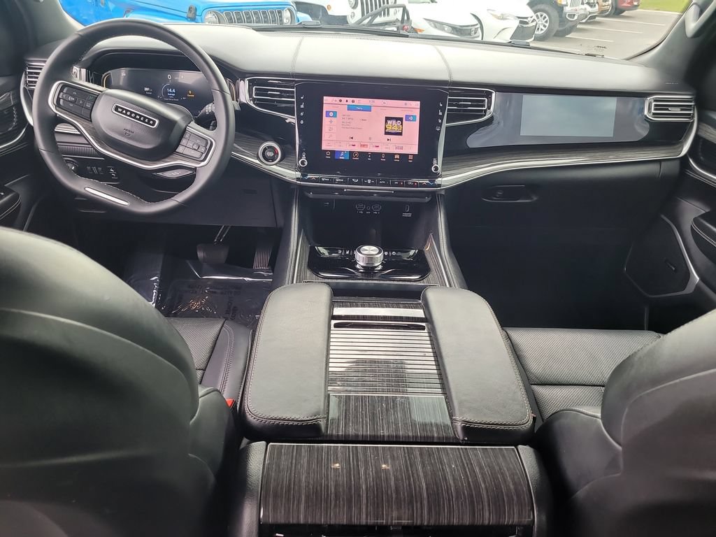 Certified 2022 Jeep Wagoneer Series III w/ Flexible Seating Group RWD image 17