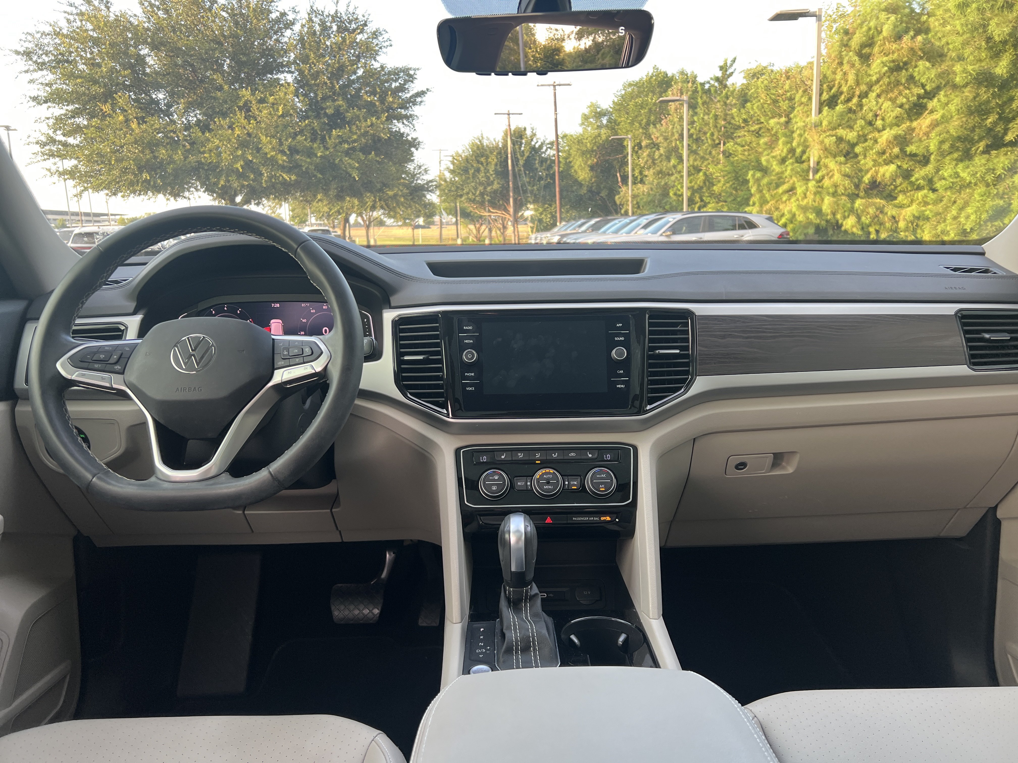 Certified 2023 Volkswagen Atlas SE w/ Panoramic Sunroof Package FWD image 23