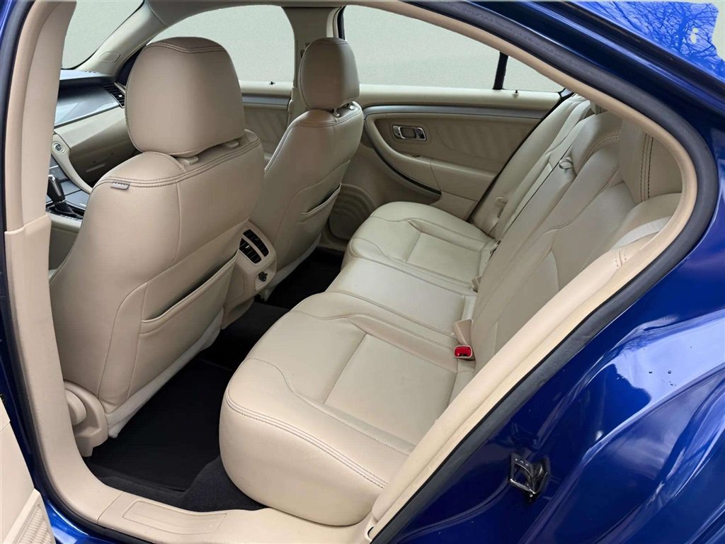 Used 2013 Ford Taurus SEL FWD image 15