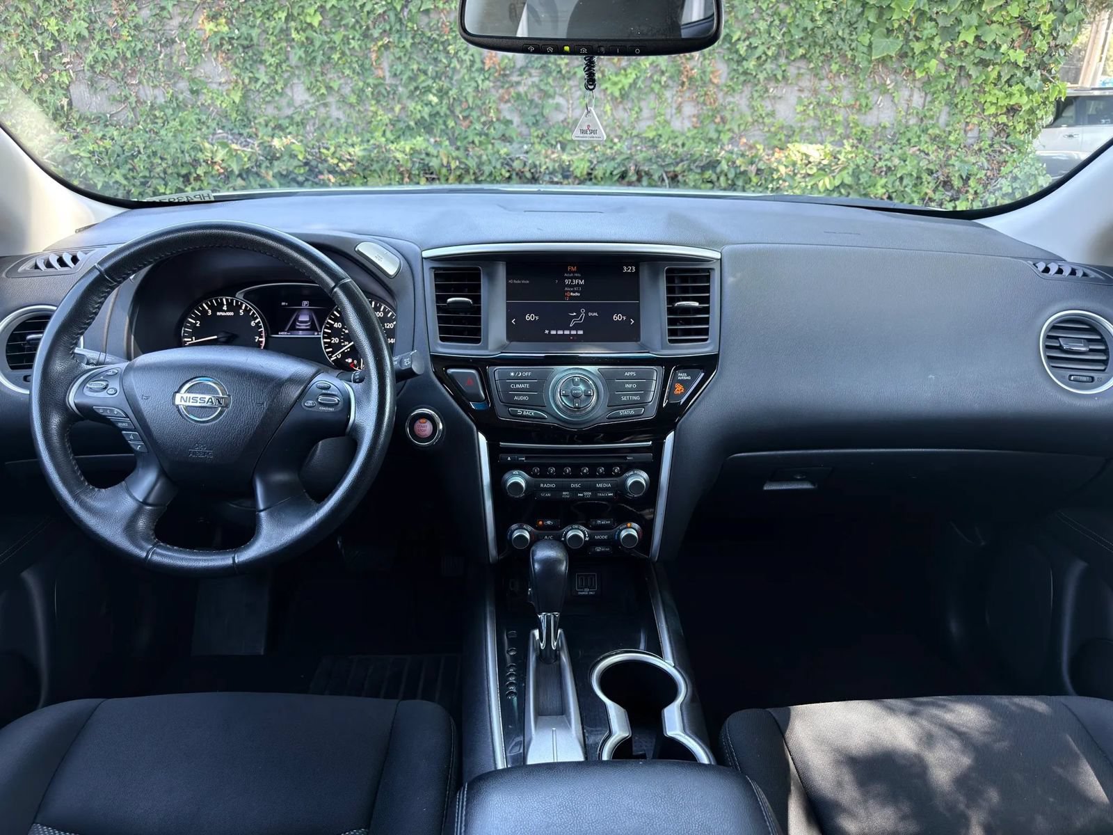 Used 2018 Nissan Pathfinder SV FWD image 7