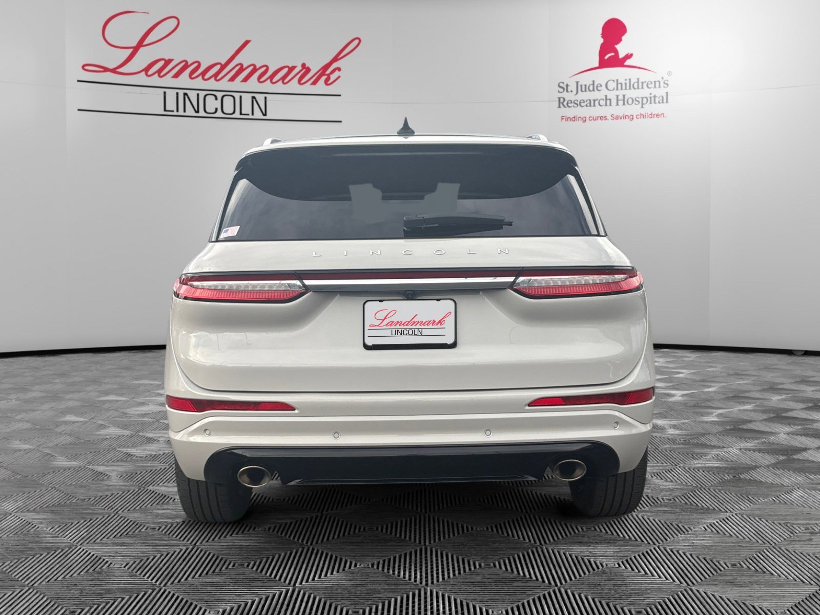 Used 2024 Lincoln Corsair Grand Touring image 4
