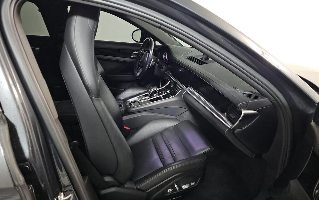 Used 2018 Porsche Panamera 4S AWD/4WD image 8