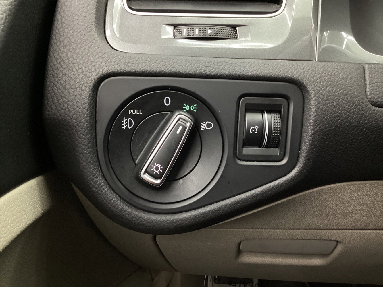 Used 2017 Volkswagen Golf Alltrack S image 36