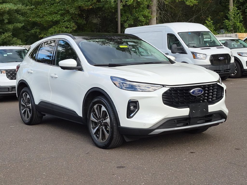 Certified 2023 Ford Escape Platinum w/ Premium Technology Package AWD/4WD image 16