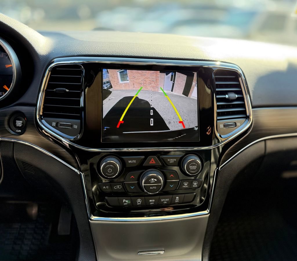 Used 2021 Jeep Grand Cherokee Limited image 34