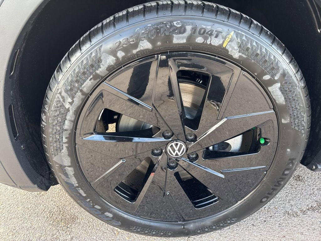 New 2026 Volkswagen ID.4 Pro S Plus AWD/4WD image 9