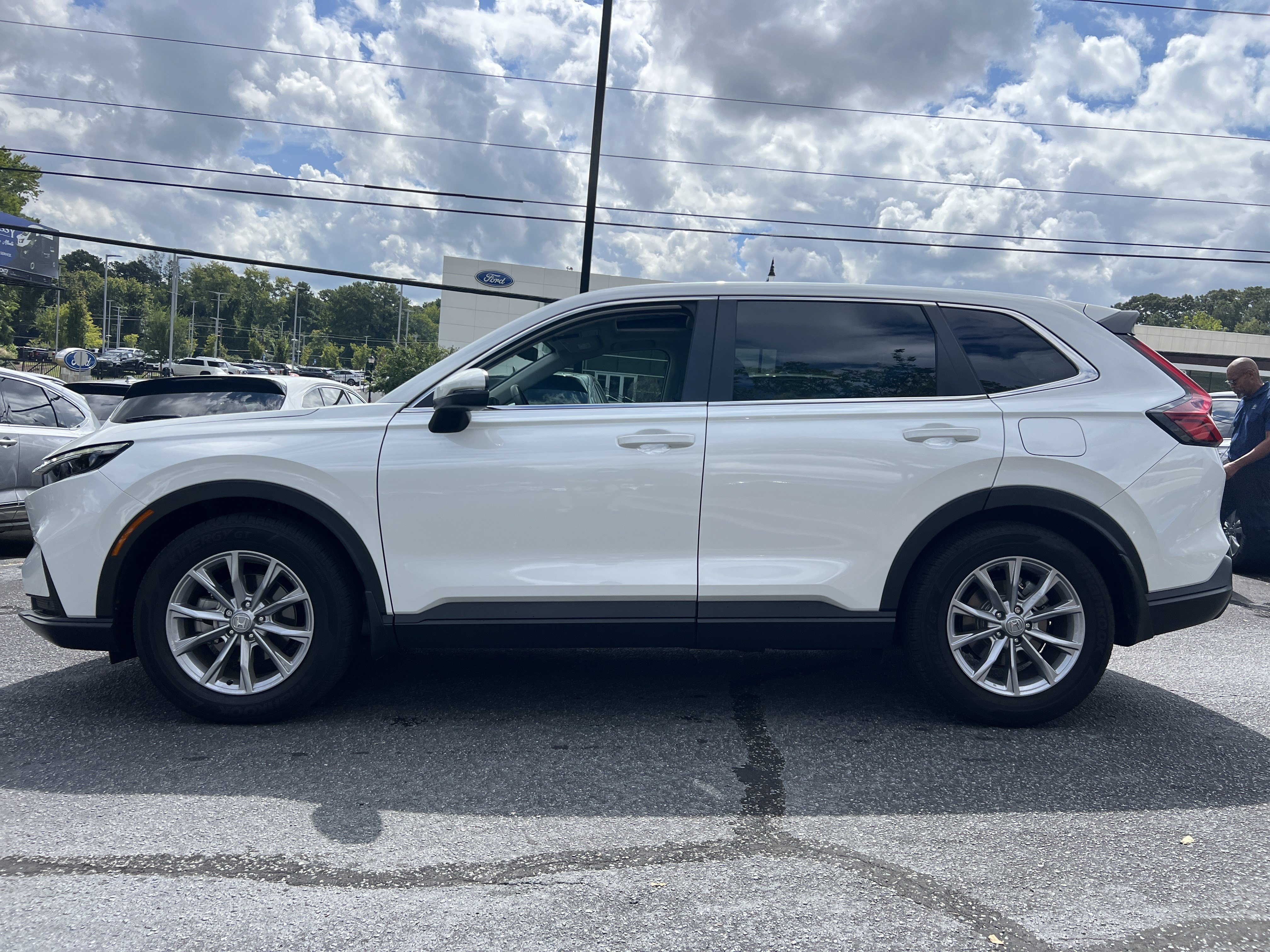 Used 2025 Honda CR-V EX-L image 2