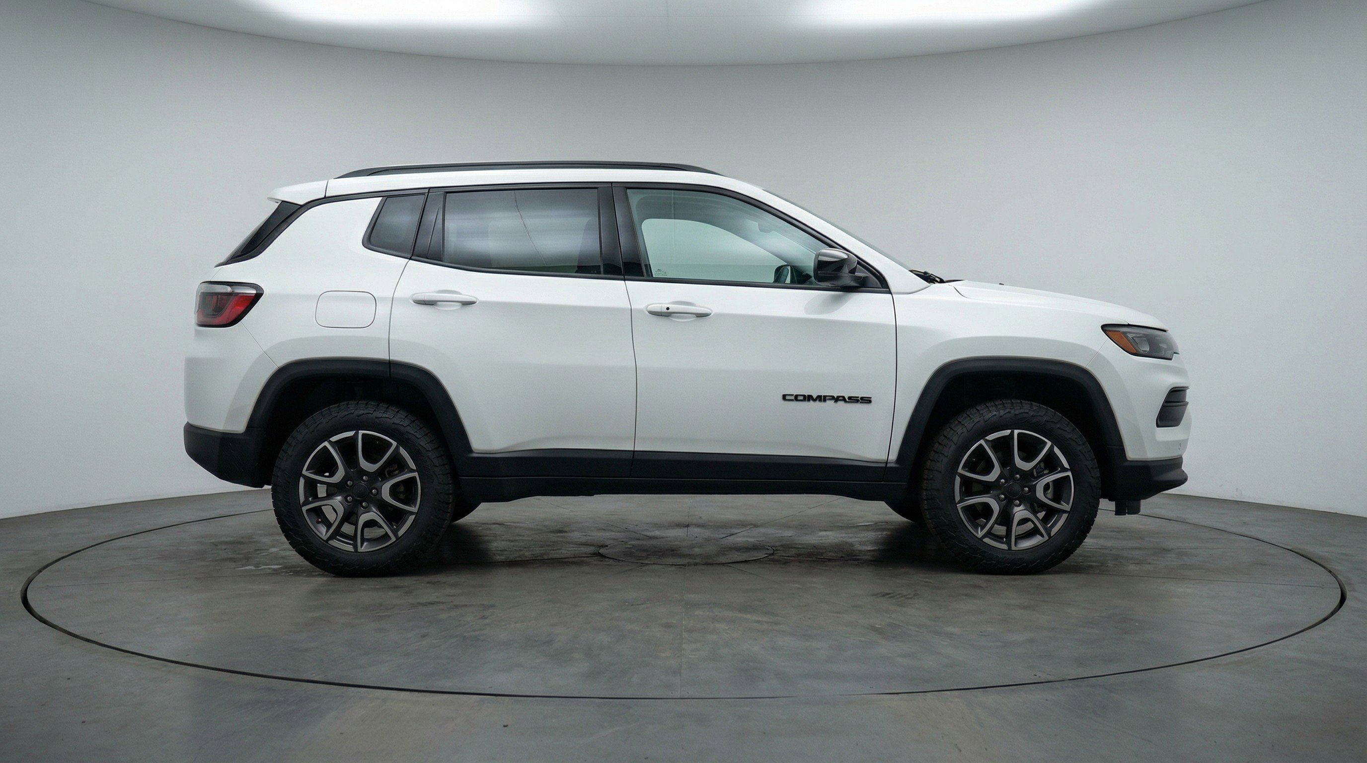 Used 2025 Jeep Compass Trailhawk AWD/4WD image 11