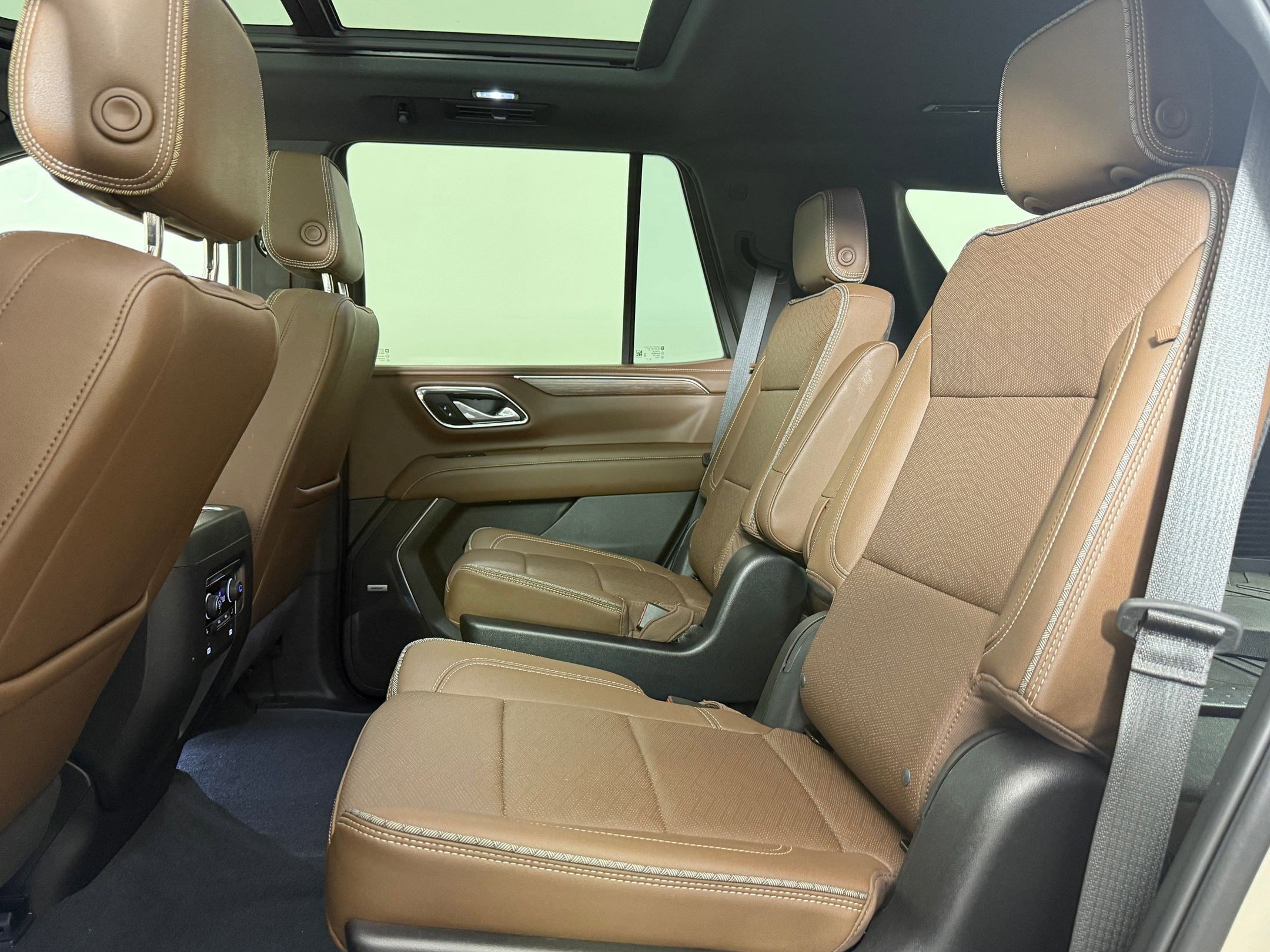 Used 2023 Chevrolet Tahoe High Country image 13