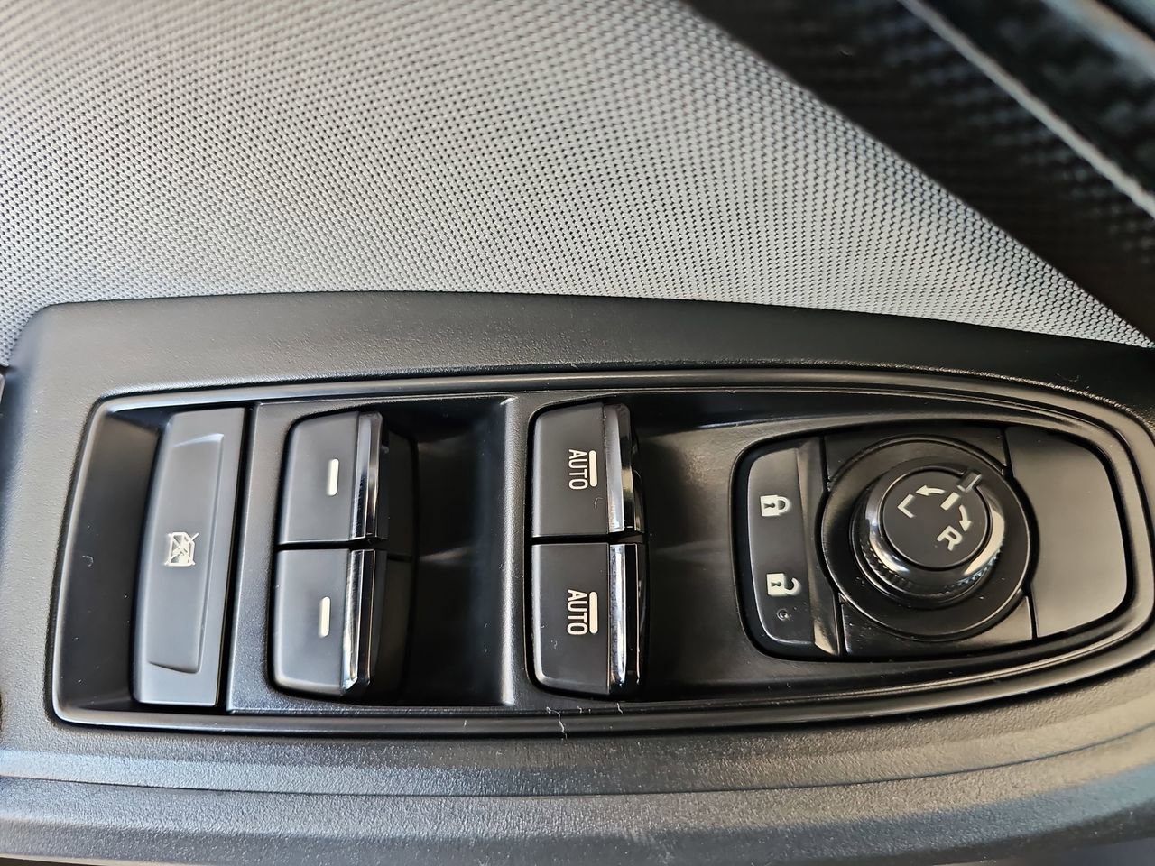 Used 2018 Subaru Crosstrek 2.0i Premium image 32