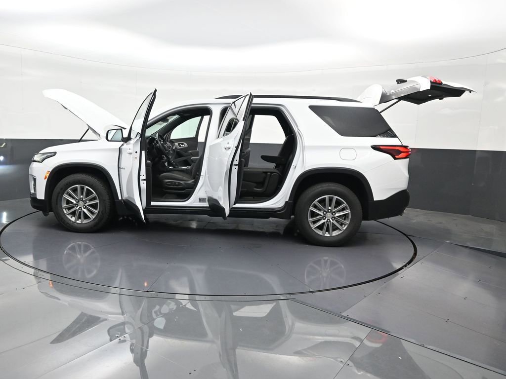 Used 2023 Chevrolet Traverse LT image 34