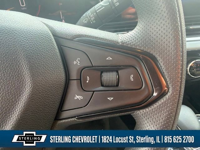 Used 2025 Chevrolet Trax LT FWD image 18