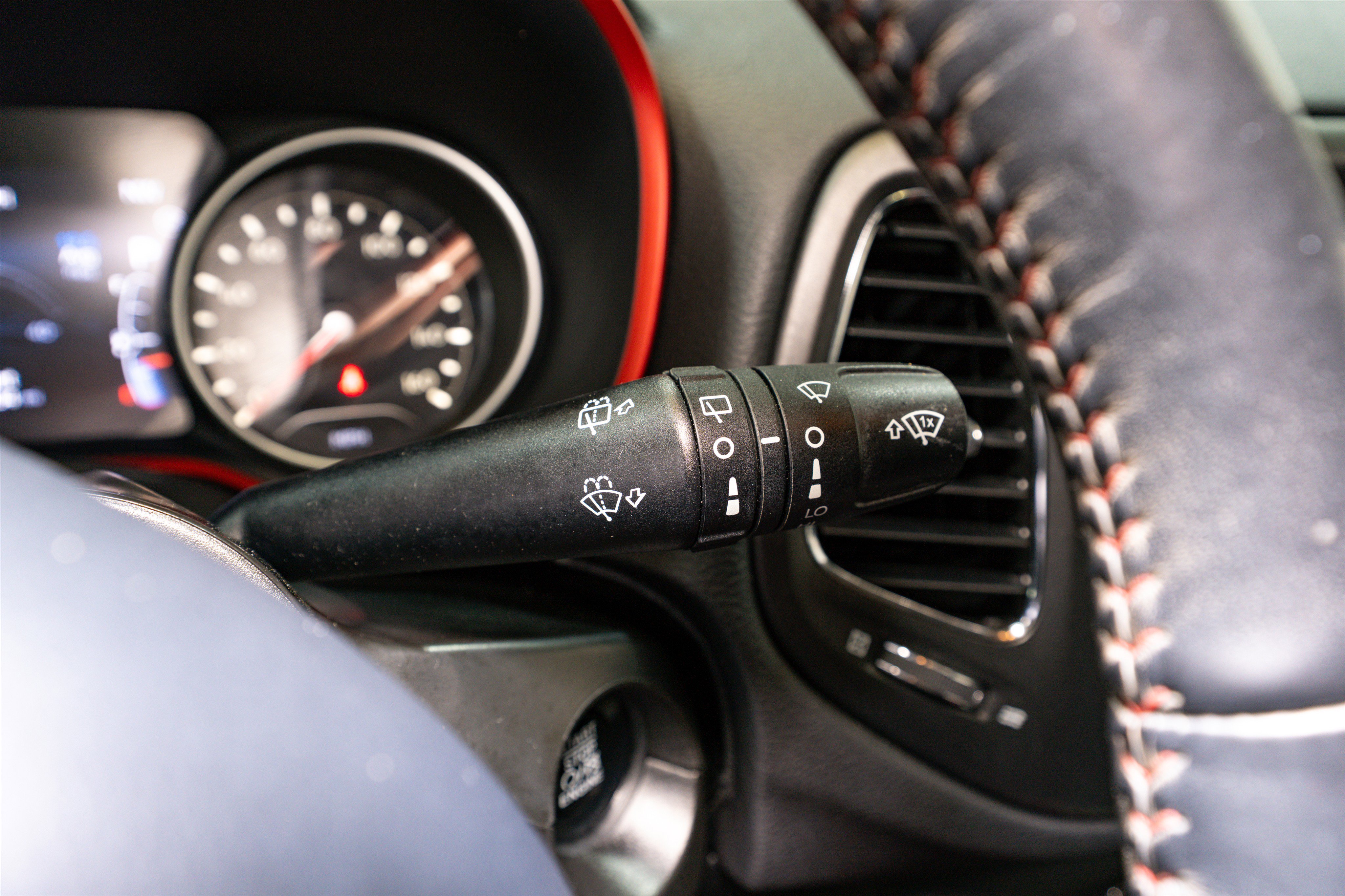 Used 2019 Jeep Compass Trailhawk w/ Cold Weather Group image 26