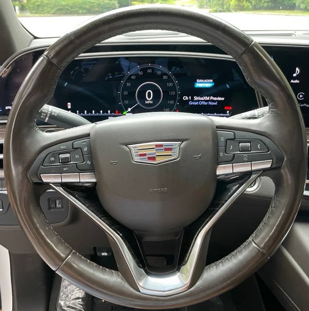 Used 2022 Cadillac Escalade Premium Luxury AWD/4WD image 24