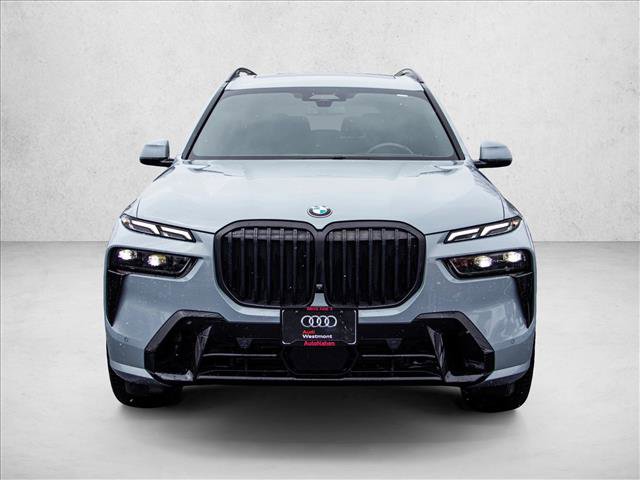 Used 2024 BMW X7 xDrive40i w/ Executive Package image 2