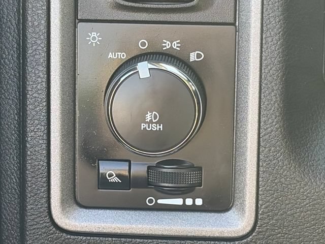Used 2015 RAM 1500 ST AWD/4WD image 47