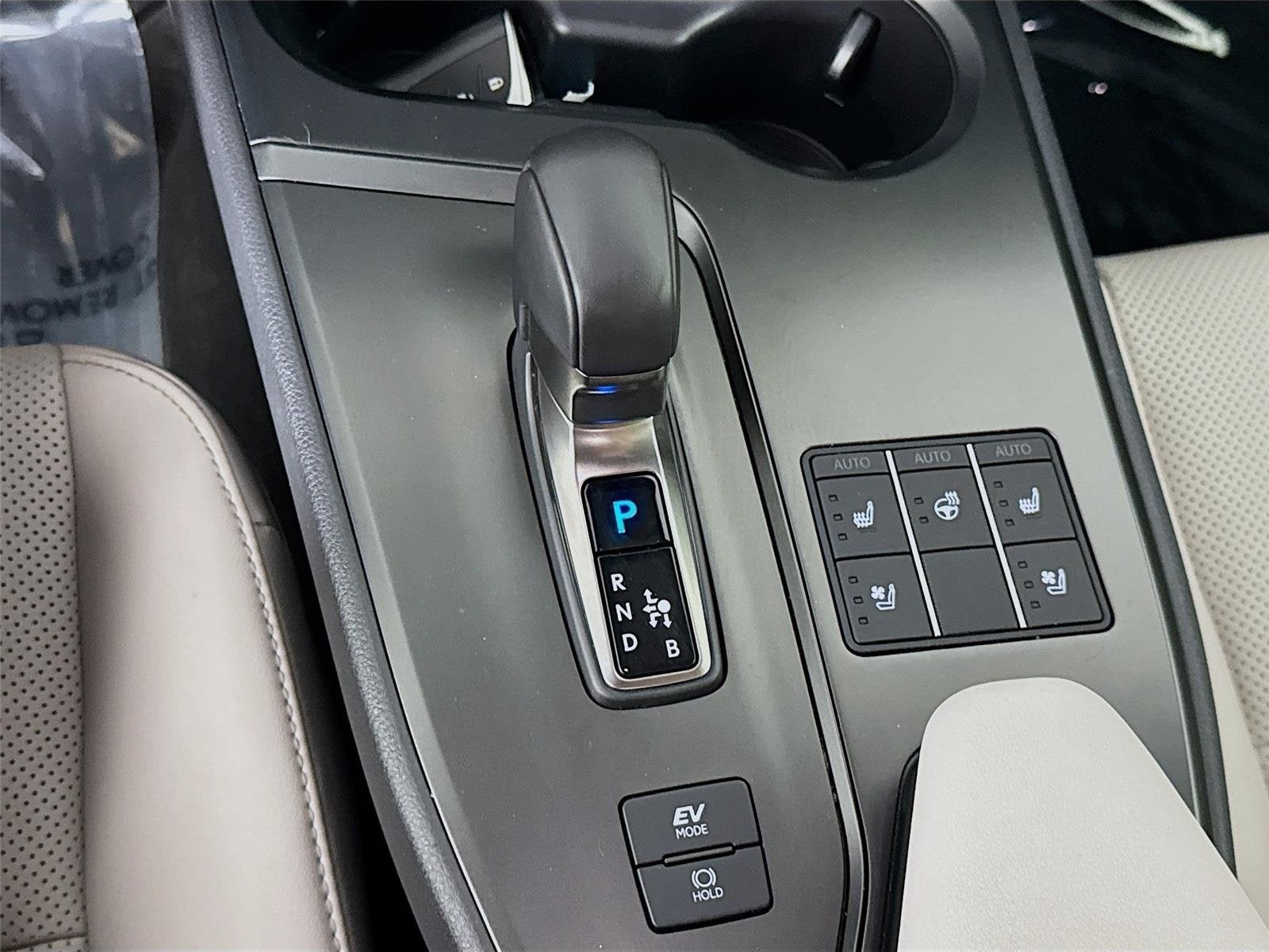 Used 2025 Lexus UX 300h AWD w/ Cold Area Package image 18