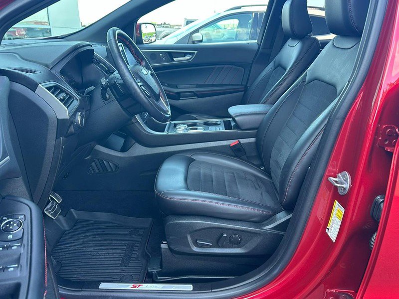 Used 2022 Ford Edge ST-Line w/ Class II Trailer Tow Package image 7