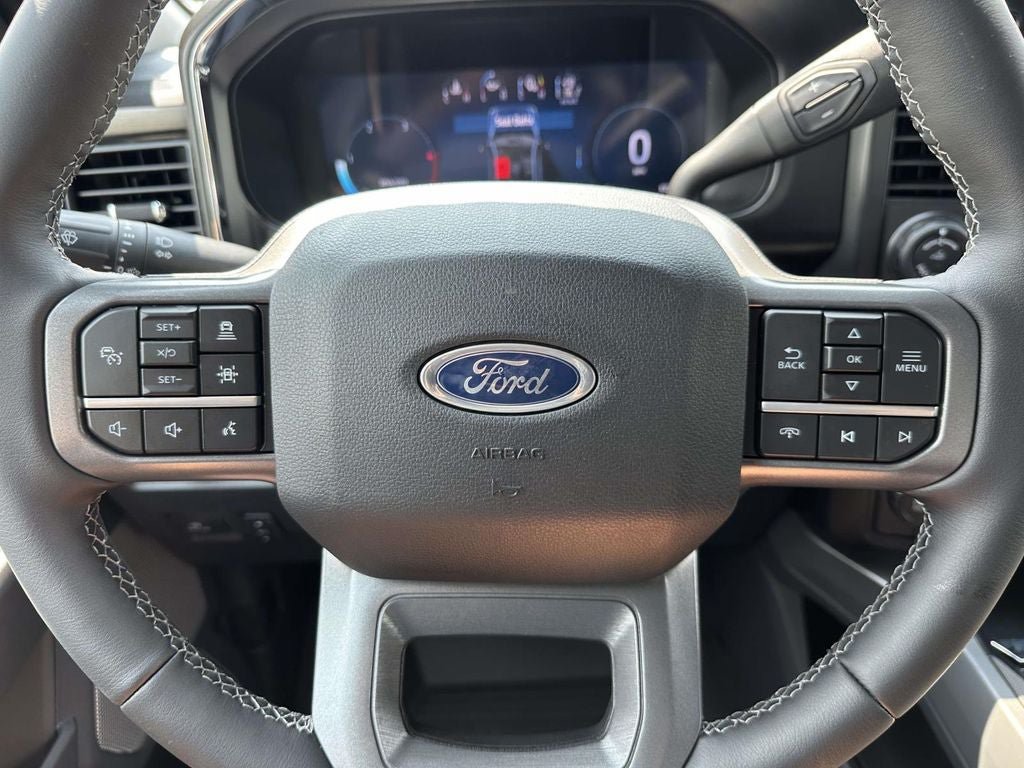 New 2026 Ford F350 4x4 Crew Cab DRW Super Duty image 16