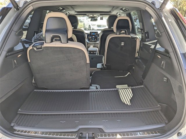 New 2025 Volvo XC90 B6 Core image 13