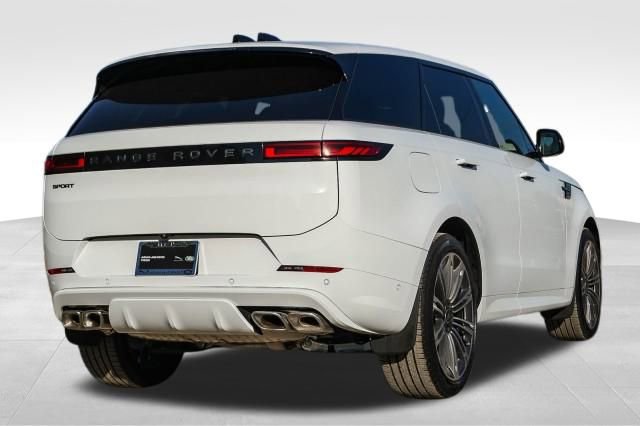 New 2025 Land Rover Range Rover Sport Dynamic SE image 6