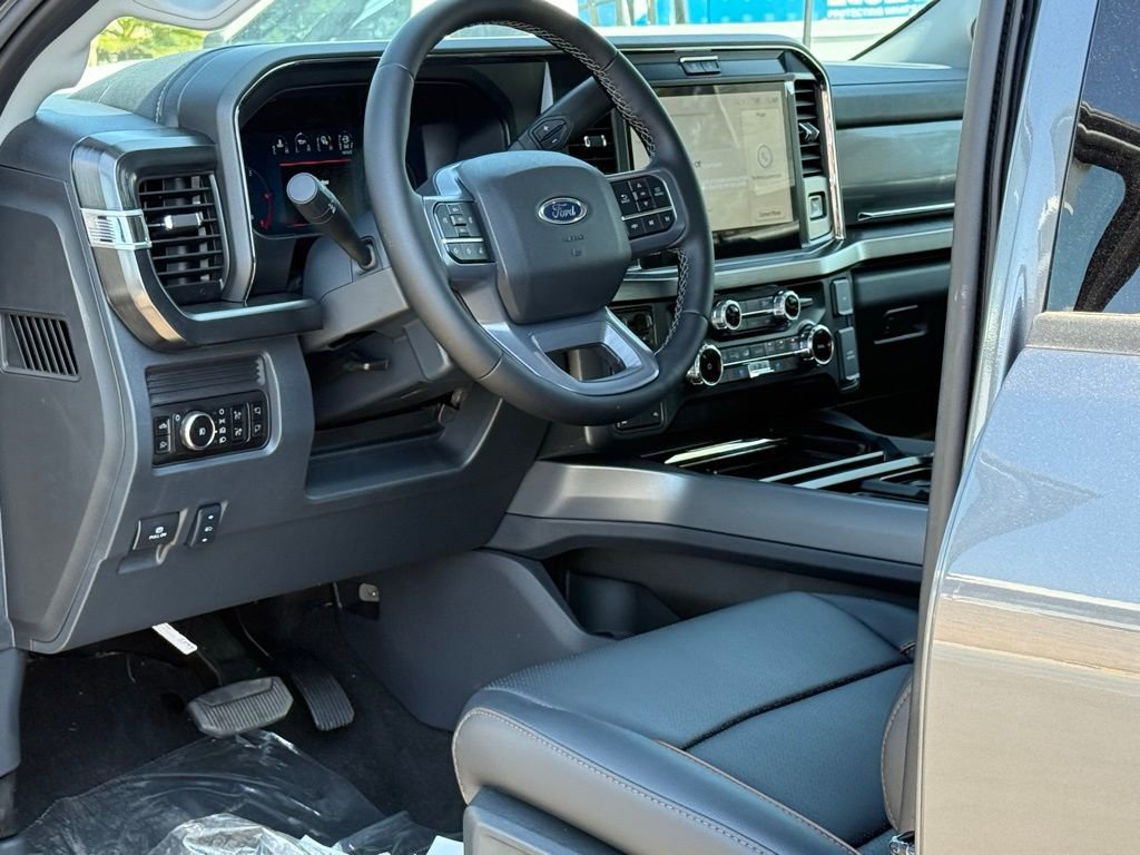 New 2026 Ford F250 4x4 Crew Cab Super Duty image 7