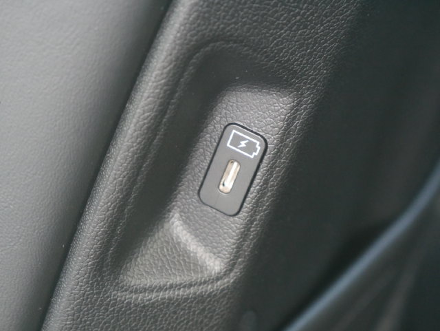 Used 2025 Kia Sorento SX FWD image 45