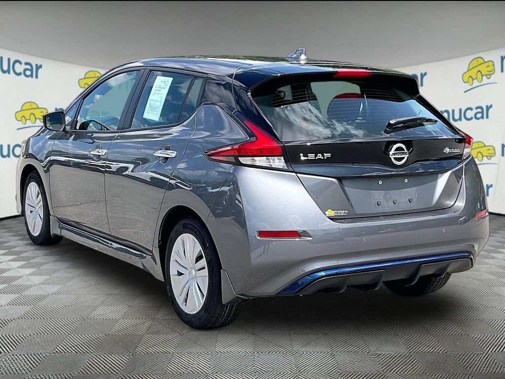 Used 2022 Nissan Leaf S FWD image 4