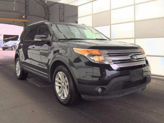 Used 2014 Ford Explorer XLT w/ Equipment Group 202A AWD/4WD image 3
