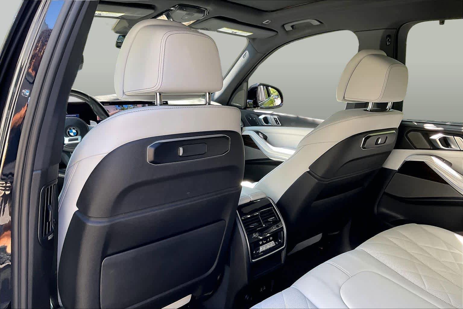 Used 2024 BMW X5 xDrive40i w/ M Sport Package AWD/4WD image 22