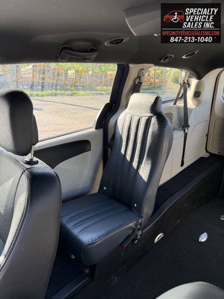 Used 2018 Dodge Grand Caravan SXT FWD image 27